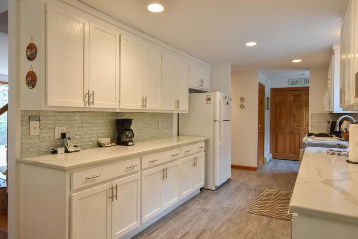 Screened In Porch And Fantastic Game Room Wellfleet Exterior photo
