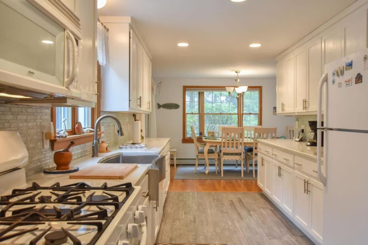 Screened In Porch And Fantastic Game Room Wellfleet Exterior photo
